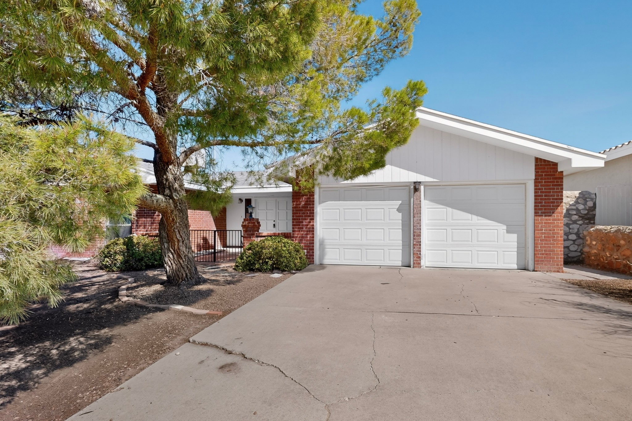 7419 Mission Viejo Drive